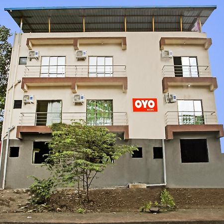 Hotel O Om Sai Residency Lodging And Boarding Taloje Budrukh 外观 照片