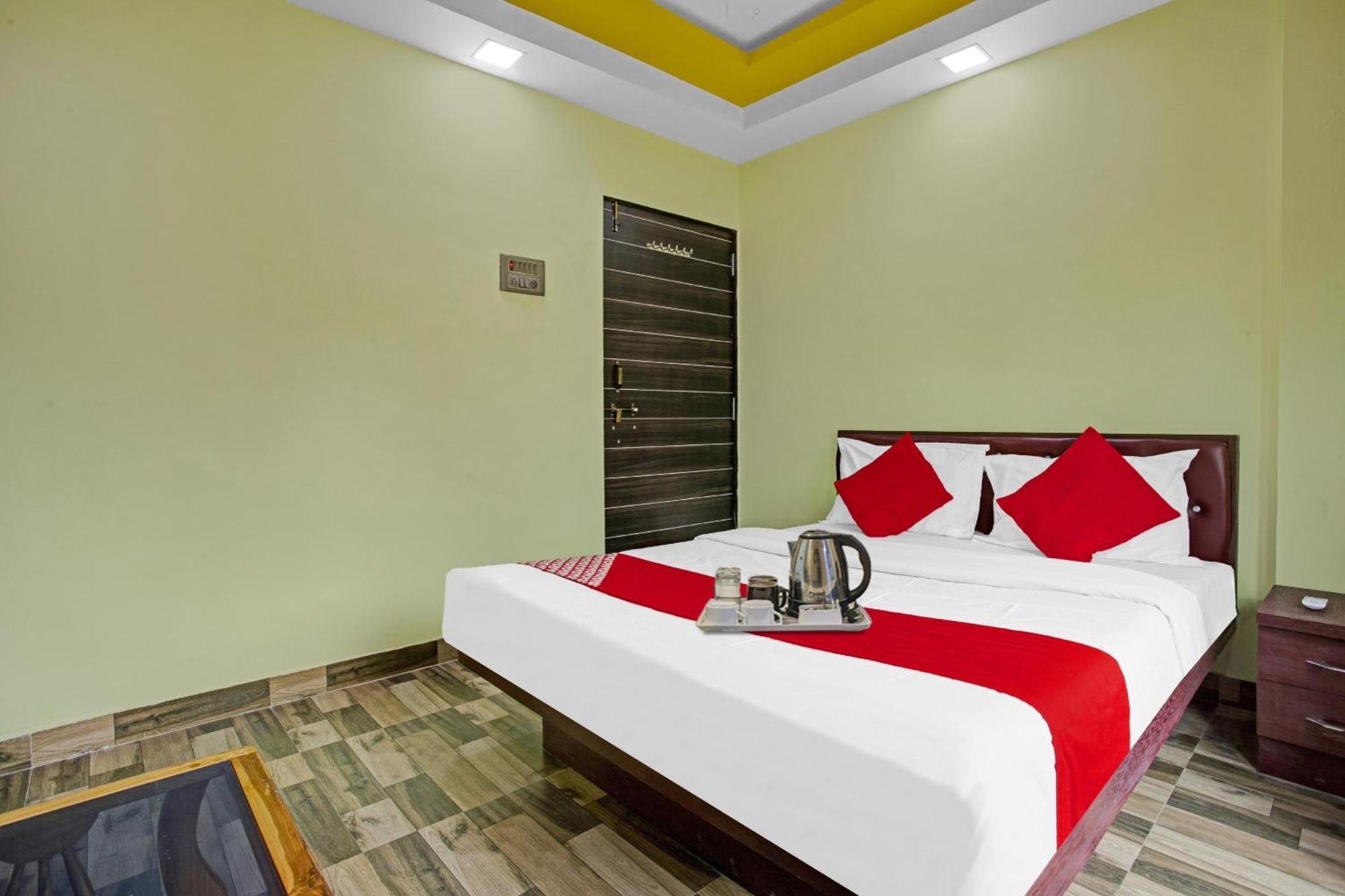 Hotel O Om Sai Residency Lodging And Boarding Taloje Budrukh 外观 照片