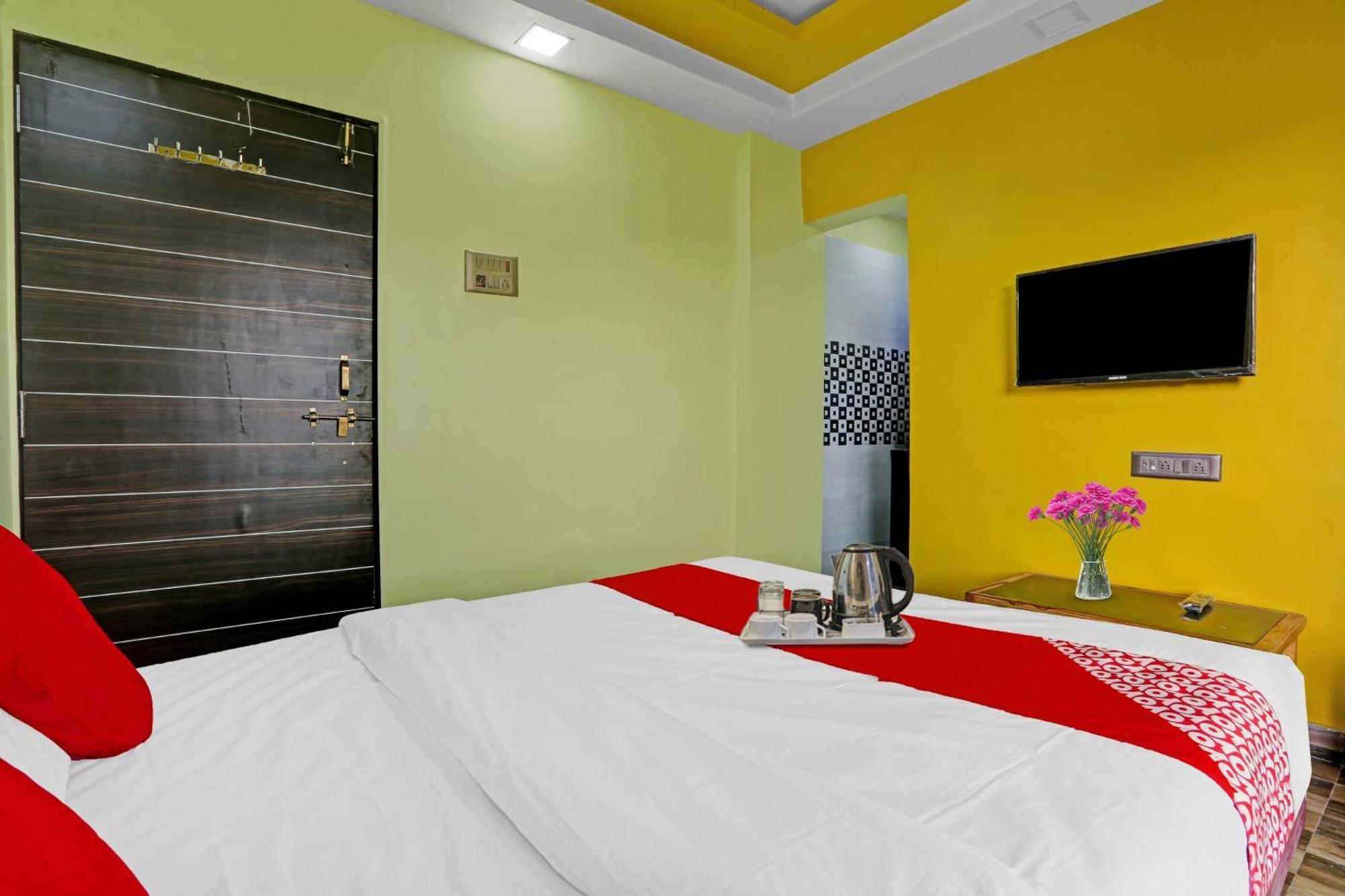 Hotel O Om Sai Residency Lodging And Boarding Taloje Budrukh 外观 照片
