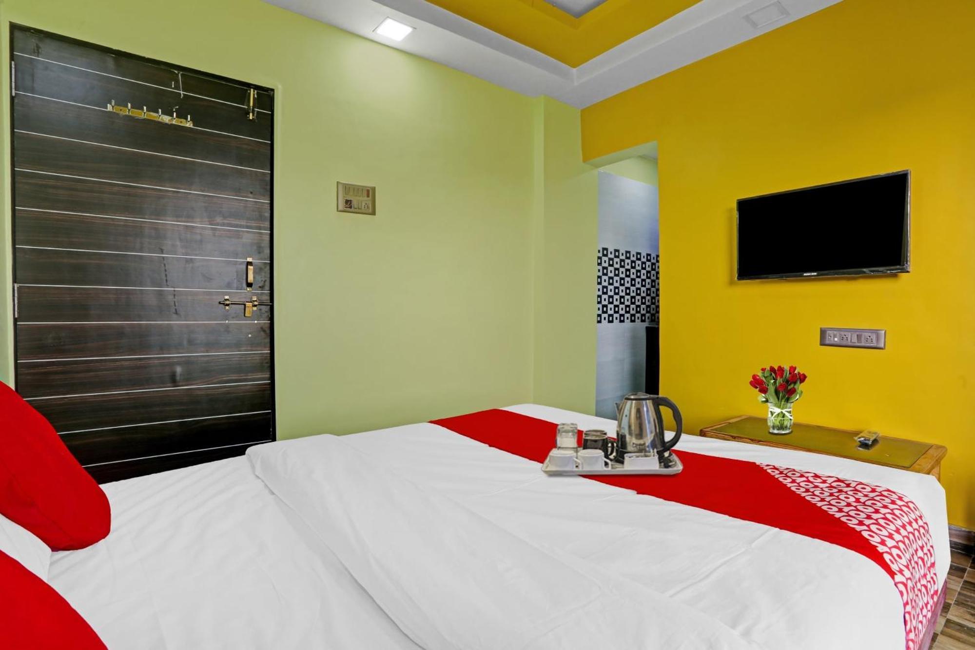 Hotel O Om Sai Residency Lodging And Boarding Taloje Budrukh 外观 照片