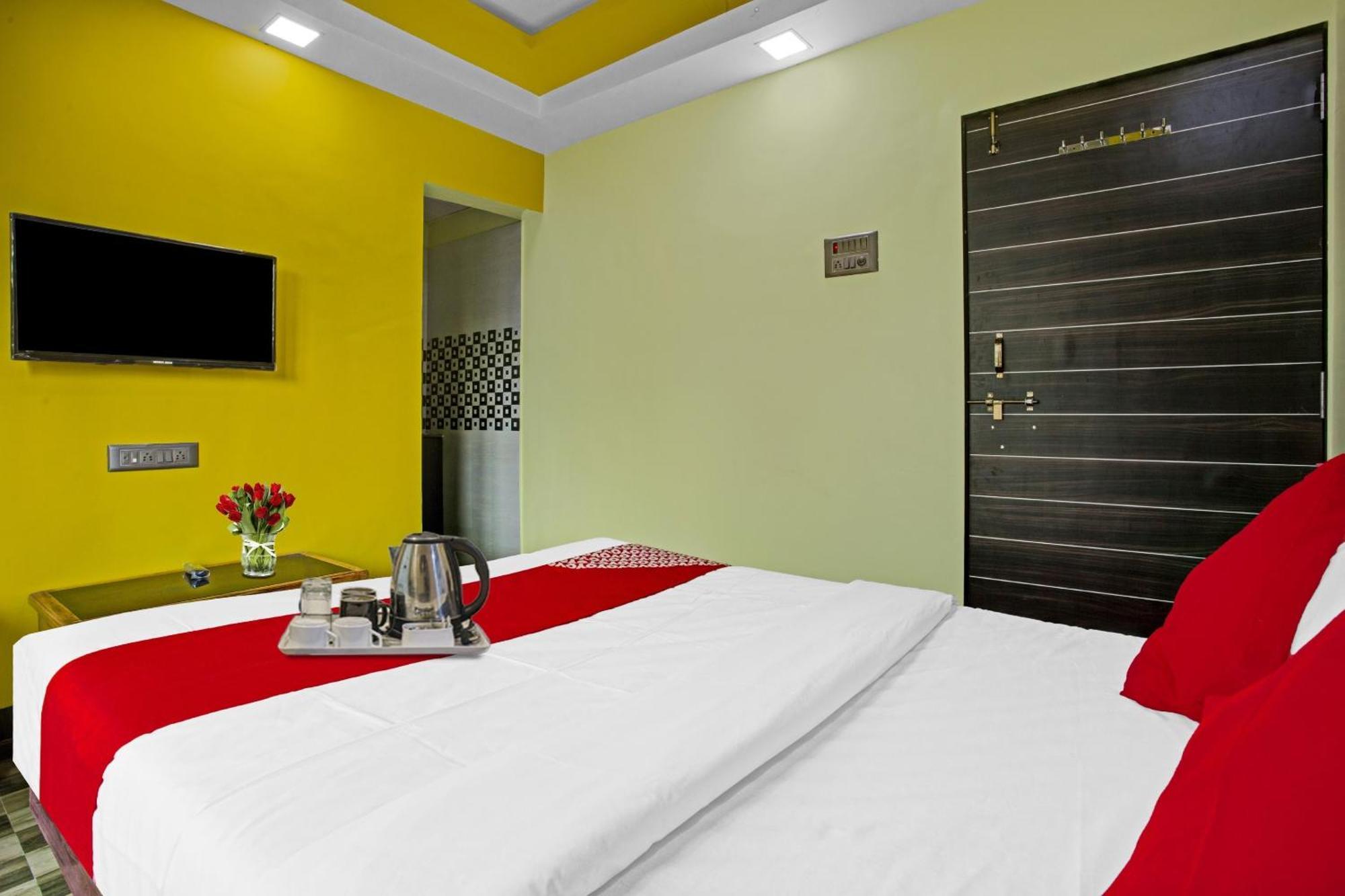 Hotel O Om Sai Residency Lodging And Boarding Taloje Budrukh 外观 照片